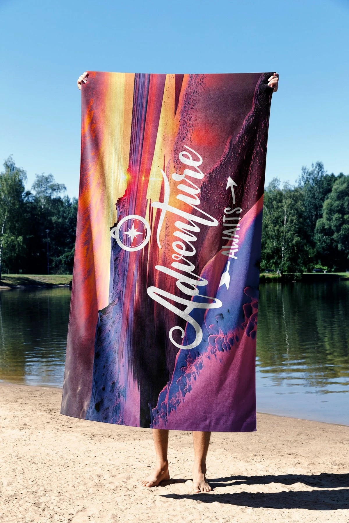 Brisača za plažo Adventures Awaits Mijölnir, 70 x 130 cm, večbarvna