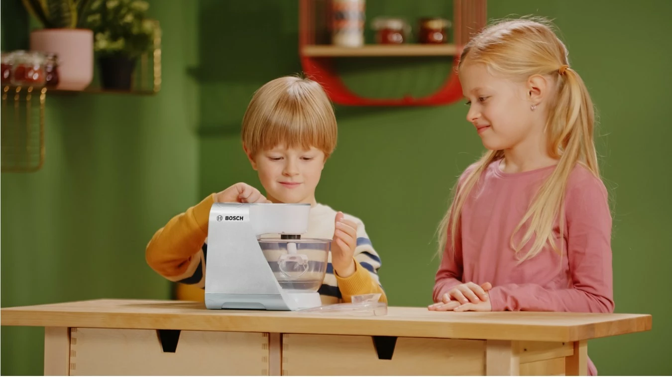 Kuhinjski robot igrača, Klein 9234, 2 hitrosti, luči in zvok, licenca Bosch, 3+ let, na baterije, srebrn