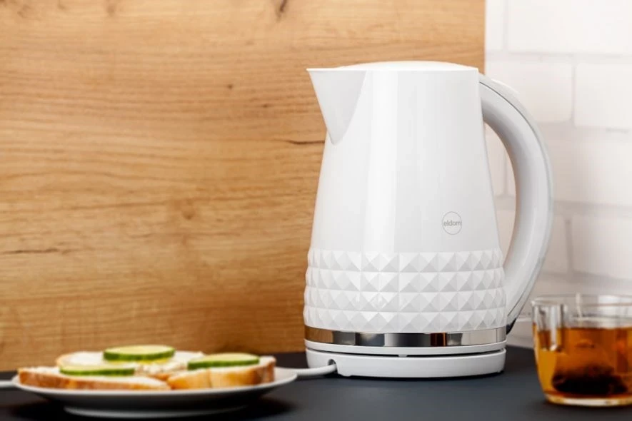 Električni kuhalnik vode Eldom C270B, 2150 W, 1,7 L, bel