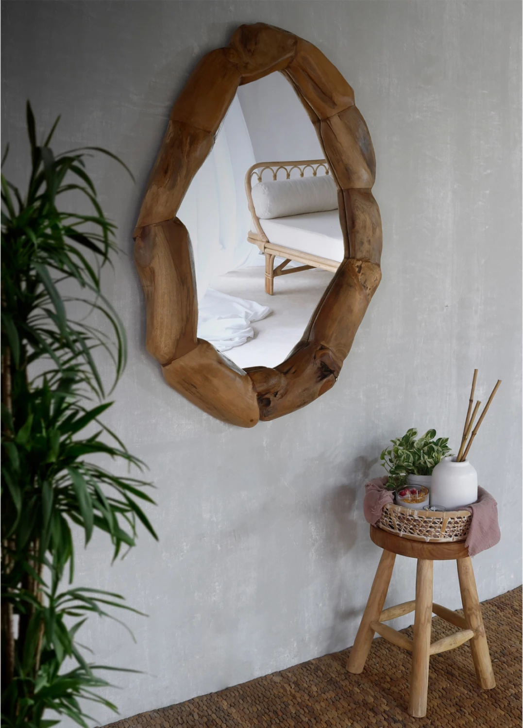 Ogledalo iz masivnega tikovega lesa naravne barve 100x70H