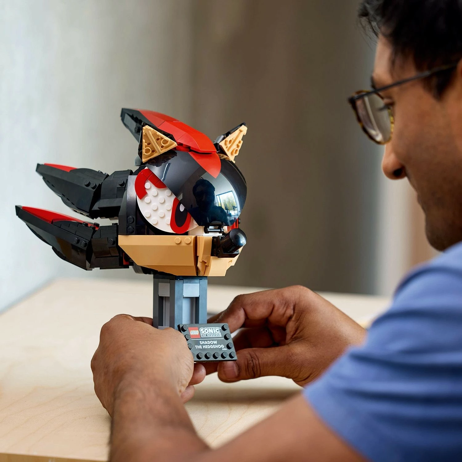 Set za gradnjo glave Shadow the Hedgehog, LEGO 77000, 720 kosov, večbarven