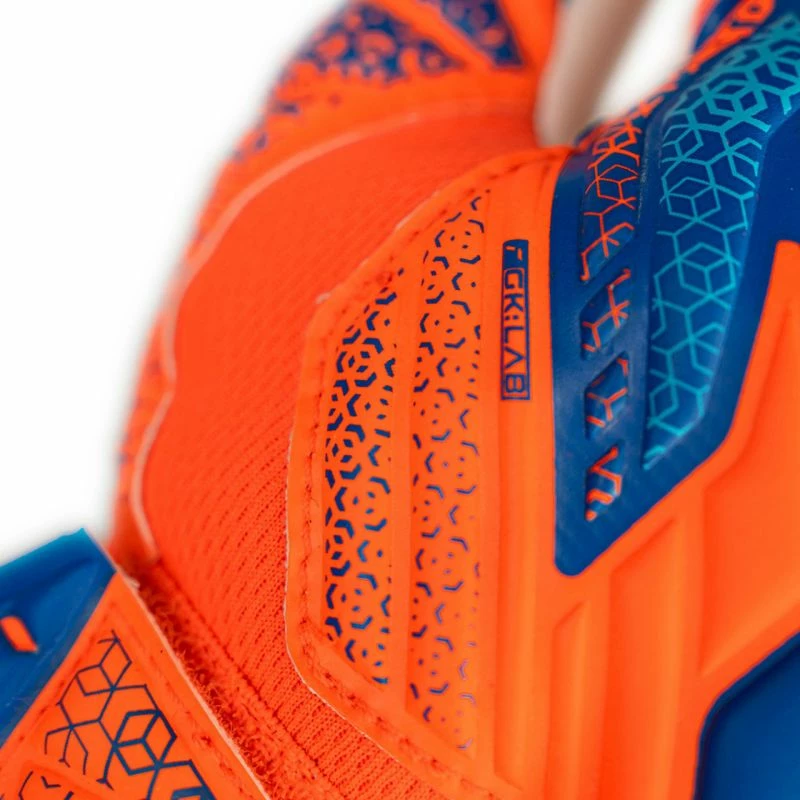 Dober oprijem, zaščita prstov — Reusch Attrakt Starter rokavice za vratarje za otroke, modro-oranžne