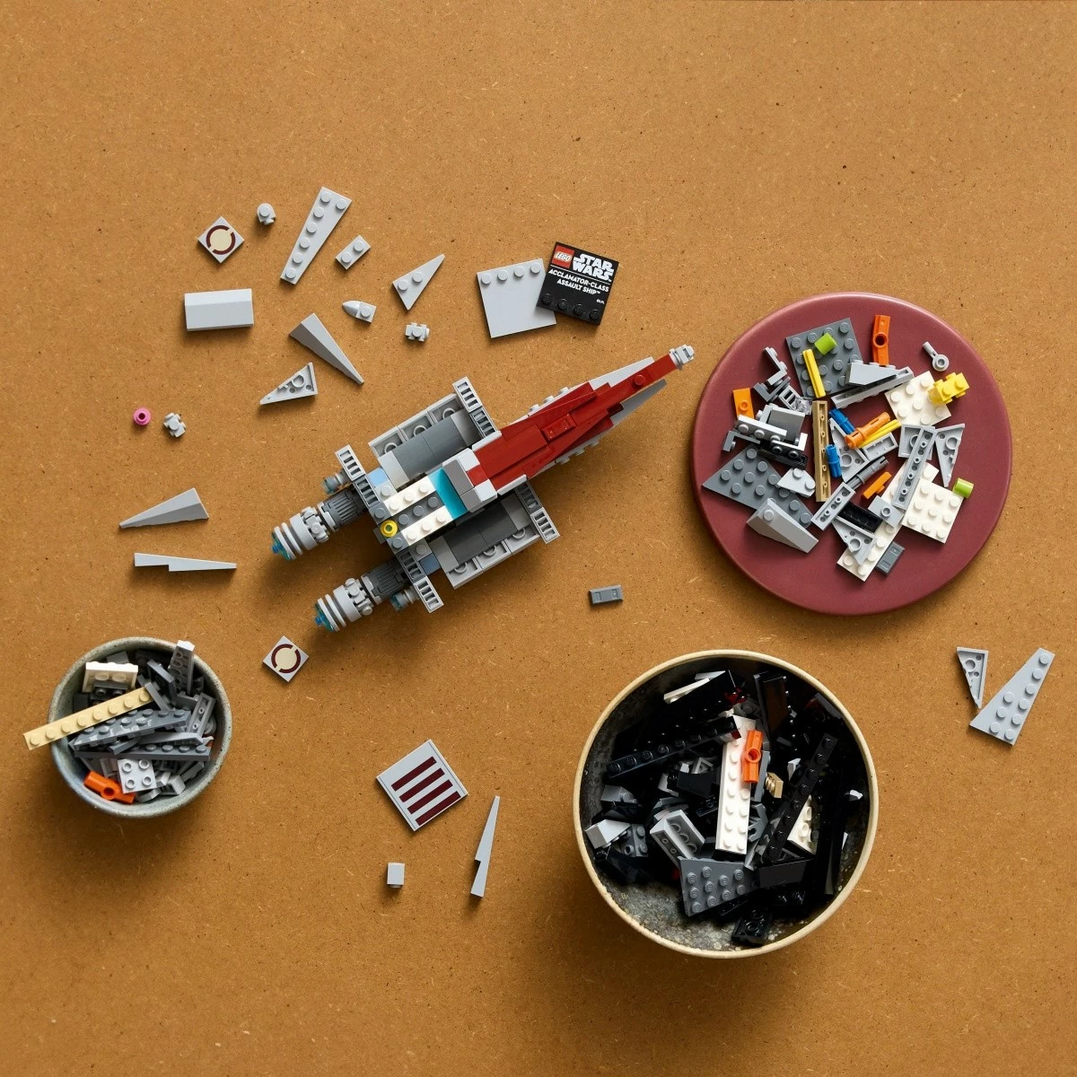 Model za sestavljanje Acclamator-class Assault Cruiser LEGO Star Wars 75404, 450 kosov, plastika