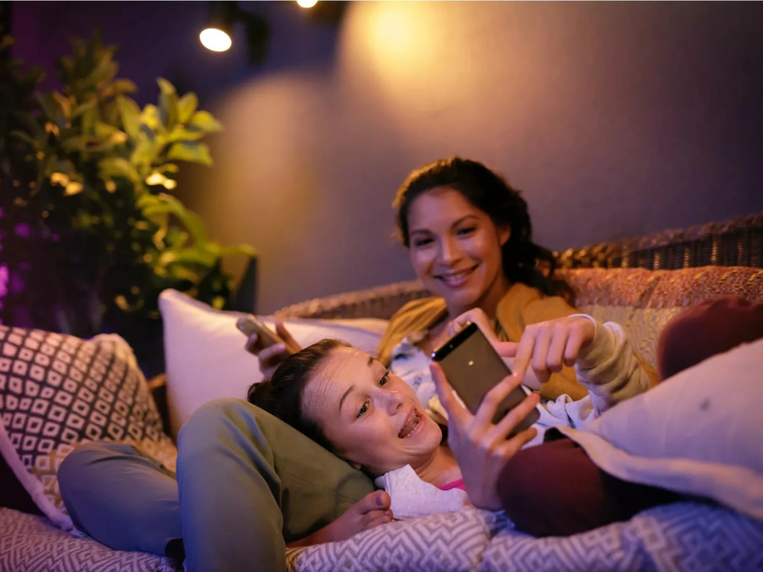 Zunanja luč Philips Hue Lily, Smart, ZigBee, LED, črna