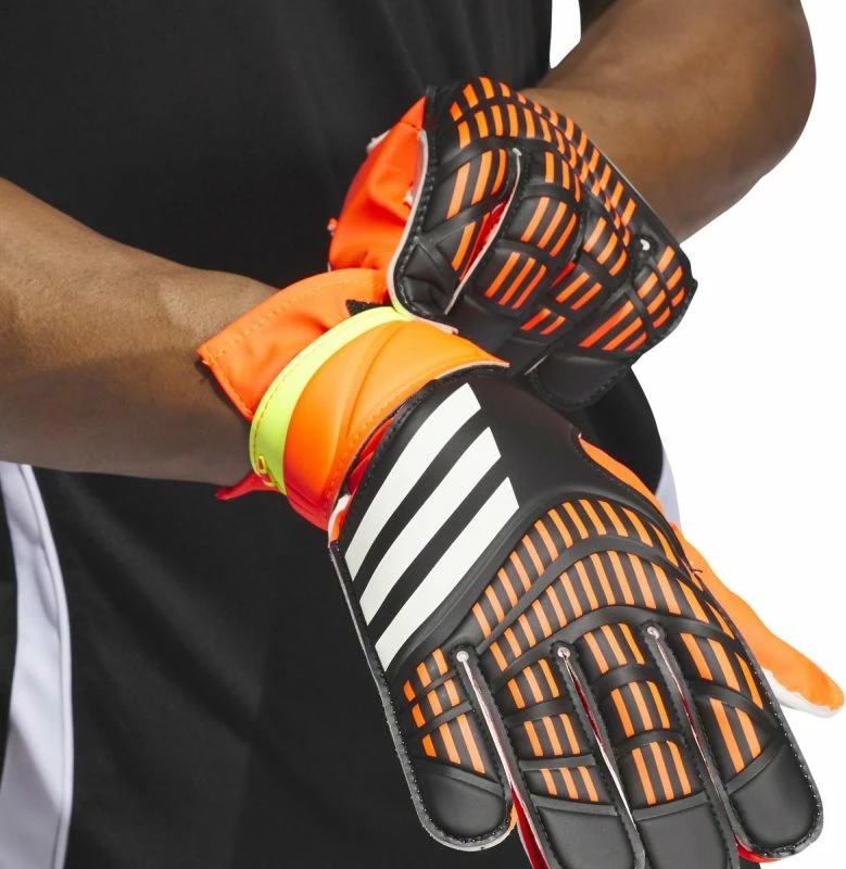 Doreze za vratarja adidas Predator Training M IQ4027, črno-oranžne