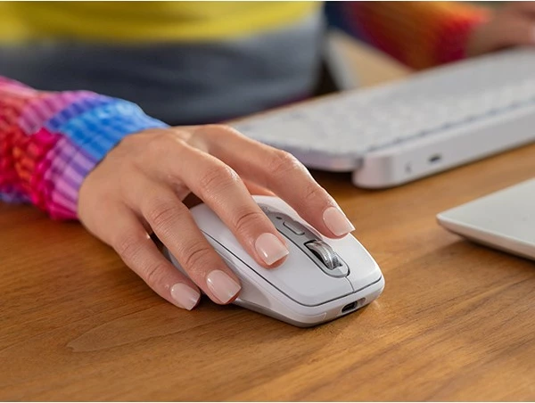 Kompakt in ergonomski miš Logitech MX Anywhere 3S, RF brezžični + Bluetooth, 8000 DPI, Pale Grey