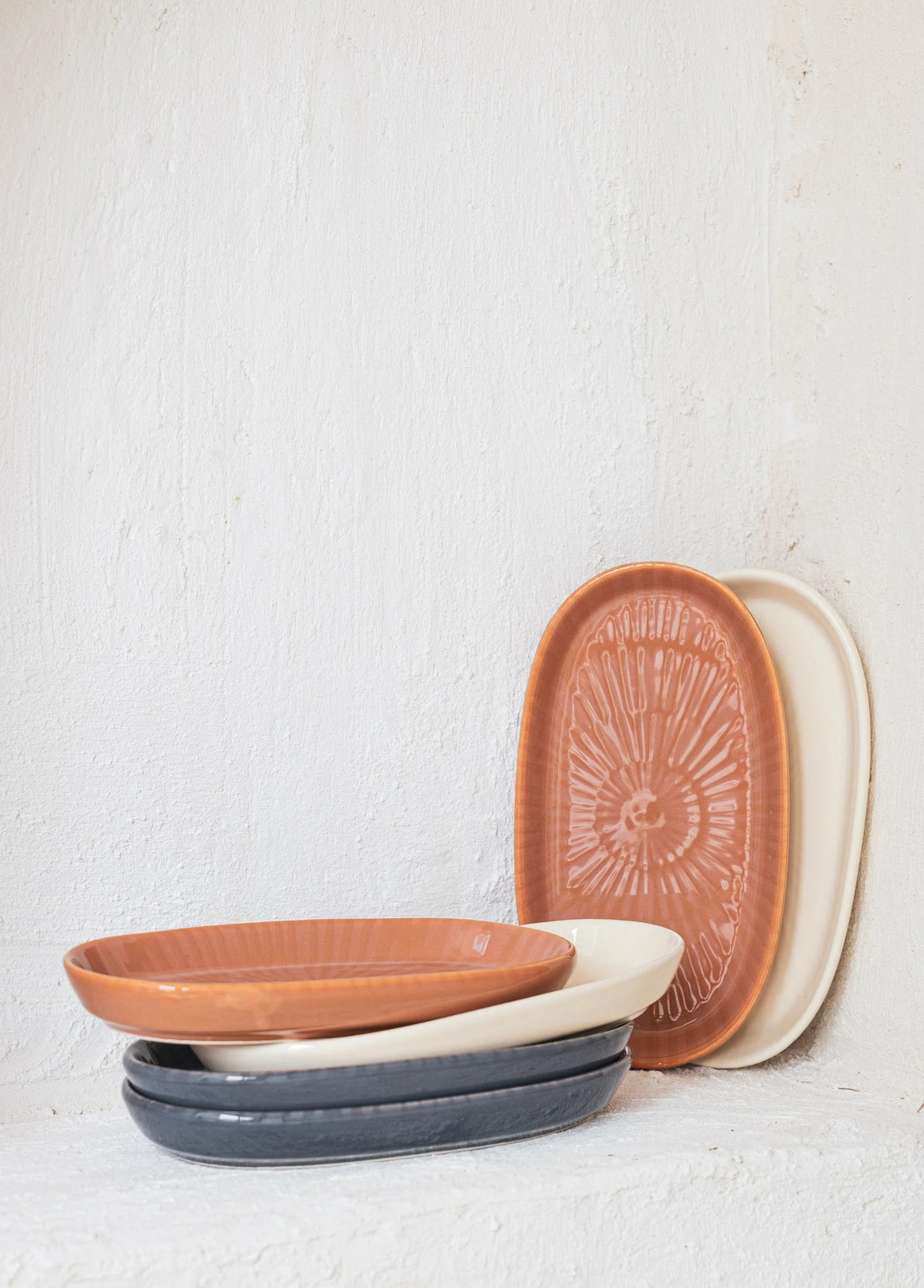 Servirni krožnik 14 x 26 x 4 cm, rožnat, Hermia NON0035