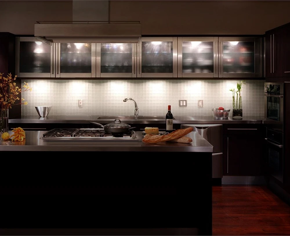 LED luči sledi in daljinskim upravljanjem Maclean Energy MCE165, 3 x AAA, 6 kosov