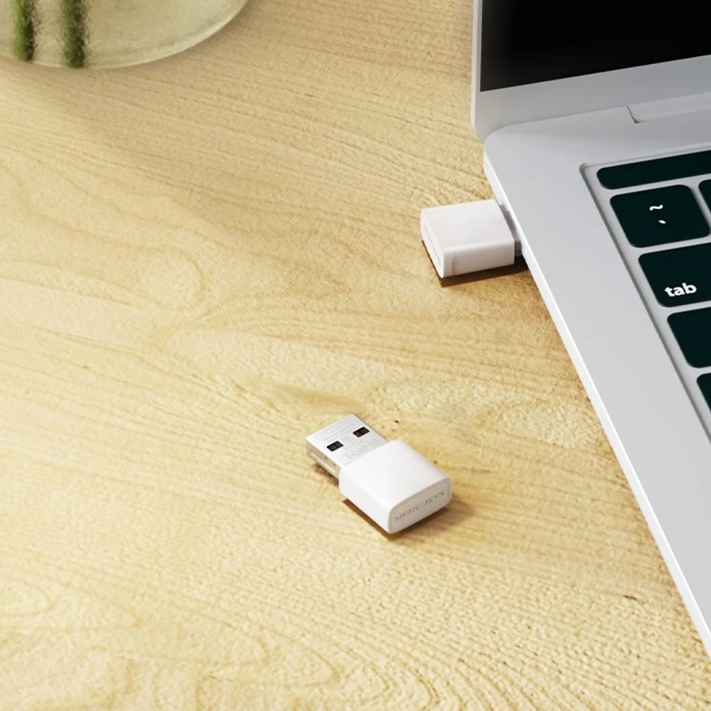 Brezžična USB kartica za omrežje Mercusys MA30N, bela