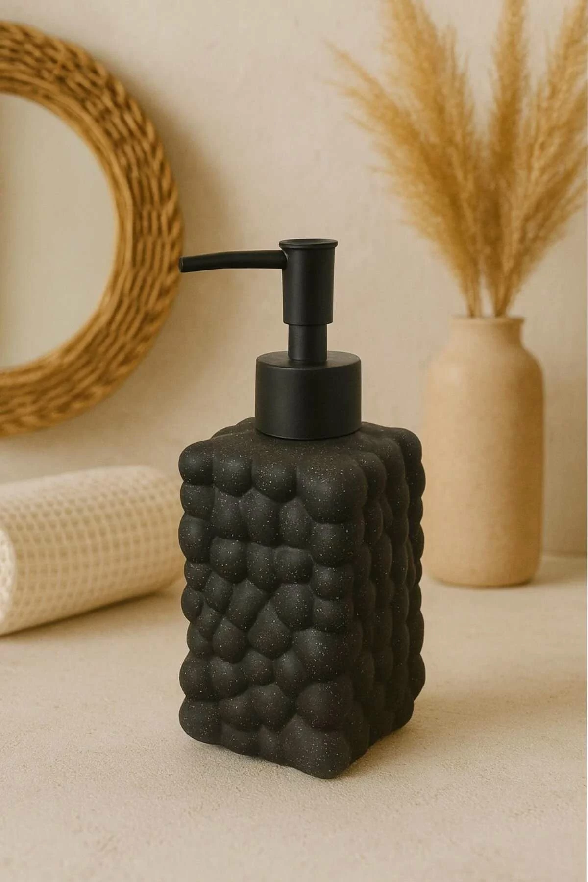 Dozator za milo, črn, Hermia Concept MCH0011344