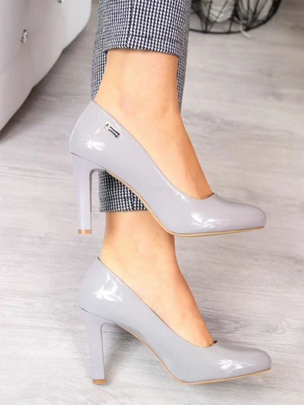 Kopeke Sergio Leone za ženske, sive