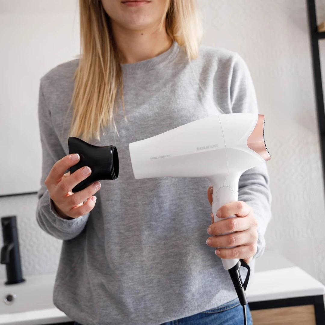 Sušilnik za lase STUDIO 2500 IONIC, Taurus, 2400 W, bel