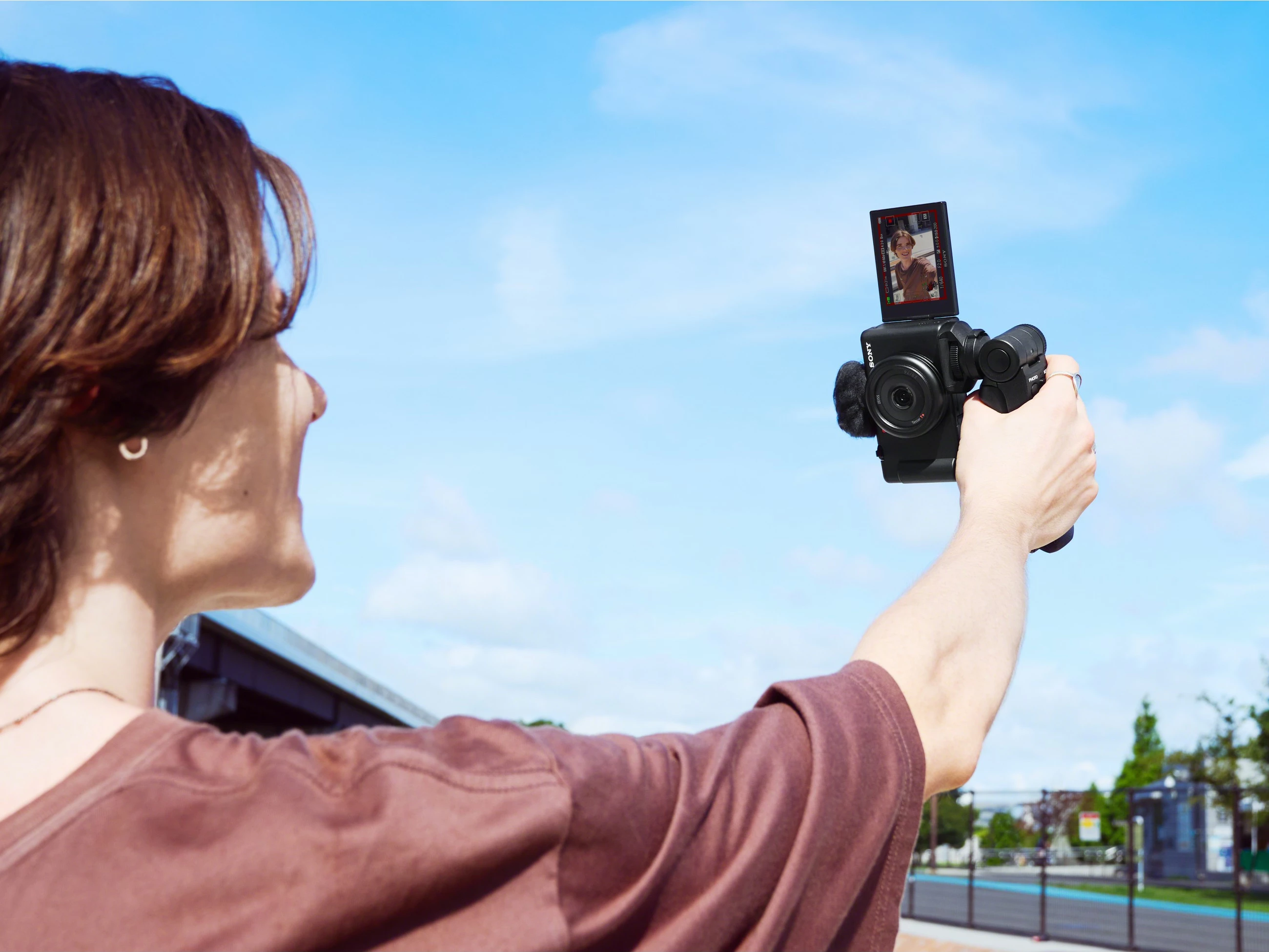Kompakten fotoaparat Sony ZV-1F, 20,1 MP, 4K Ultra HD, zaslon na dotik, črn