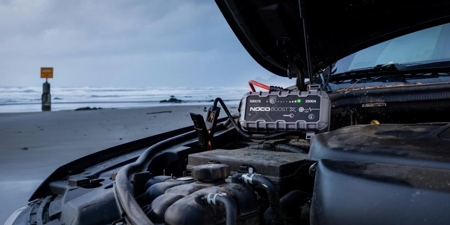 Sklop za zagon NOCO GBX75, 2500 A, črn