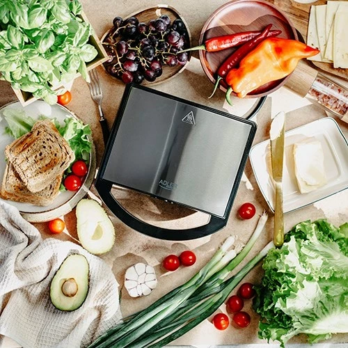 Toster za sendviče Adler AD 3069, črn