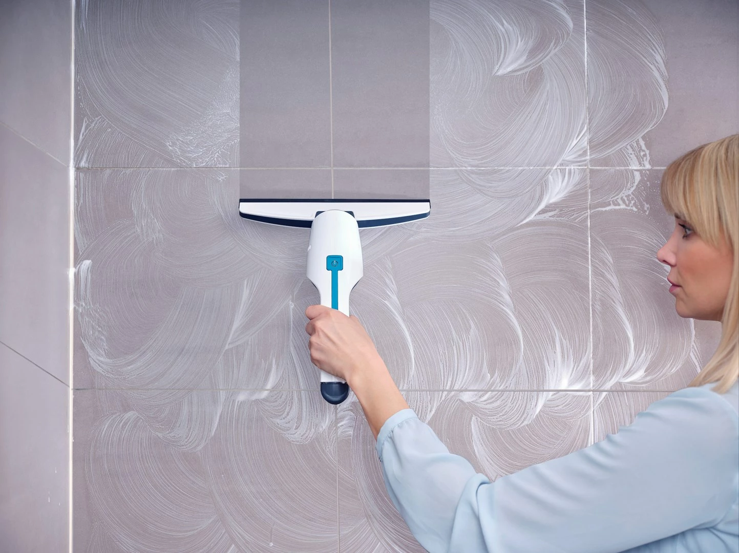 Električni čistilec oken LEIFHEIT 51035, 45 min, črn/moder/bel