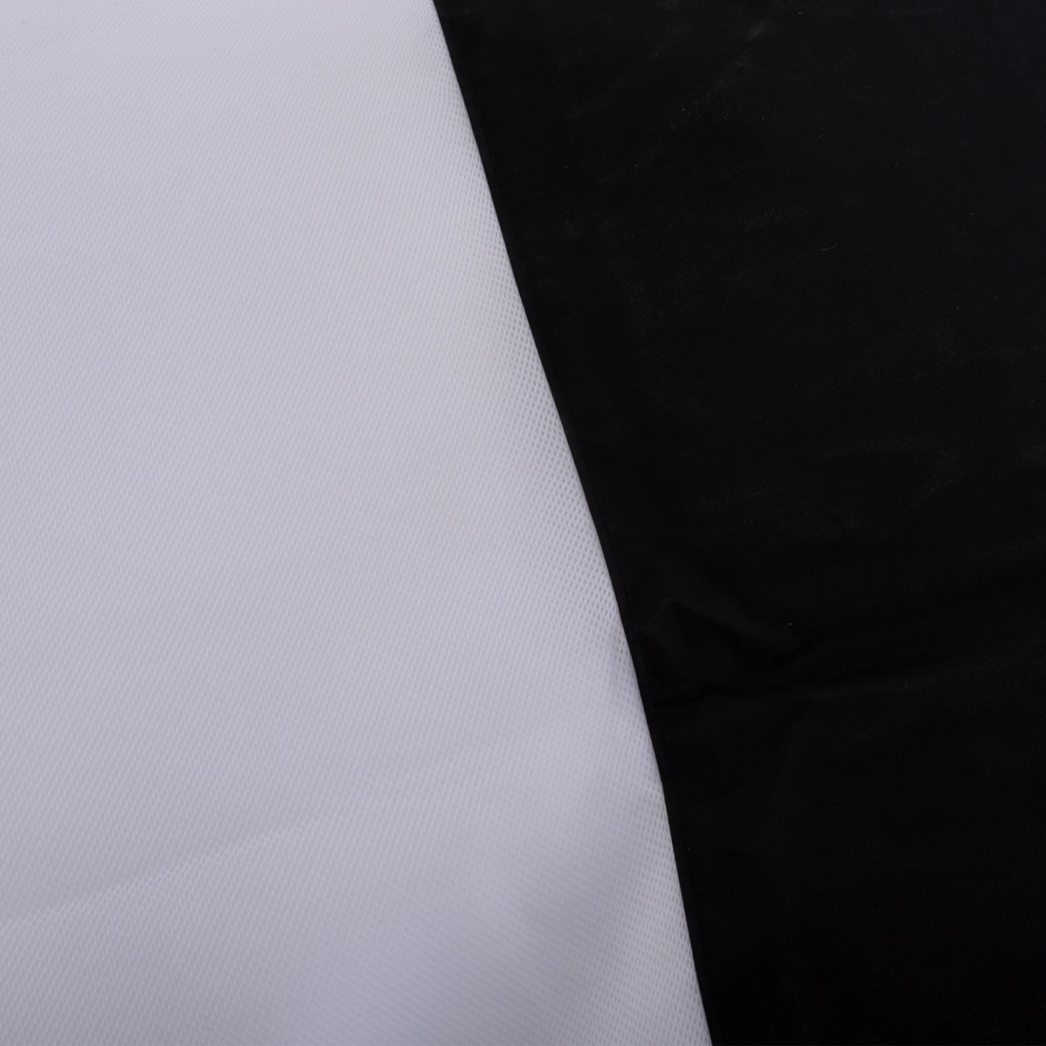 Bloom blazina za morje FH5113.14 črna z UV zaščito 125x145 cm