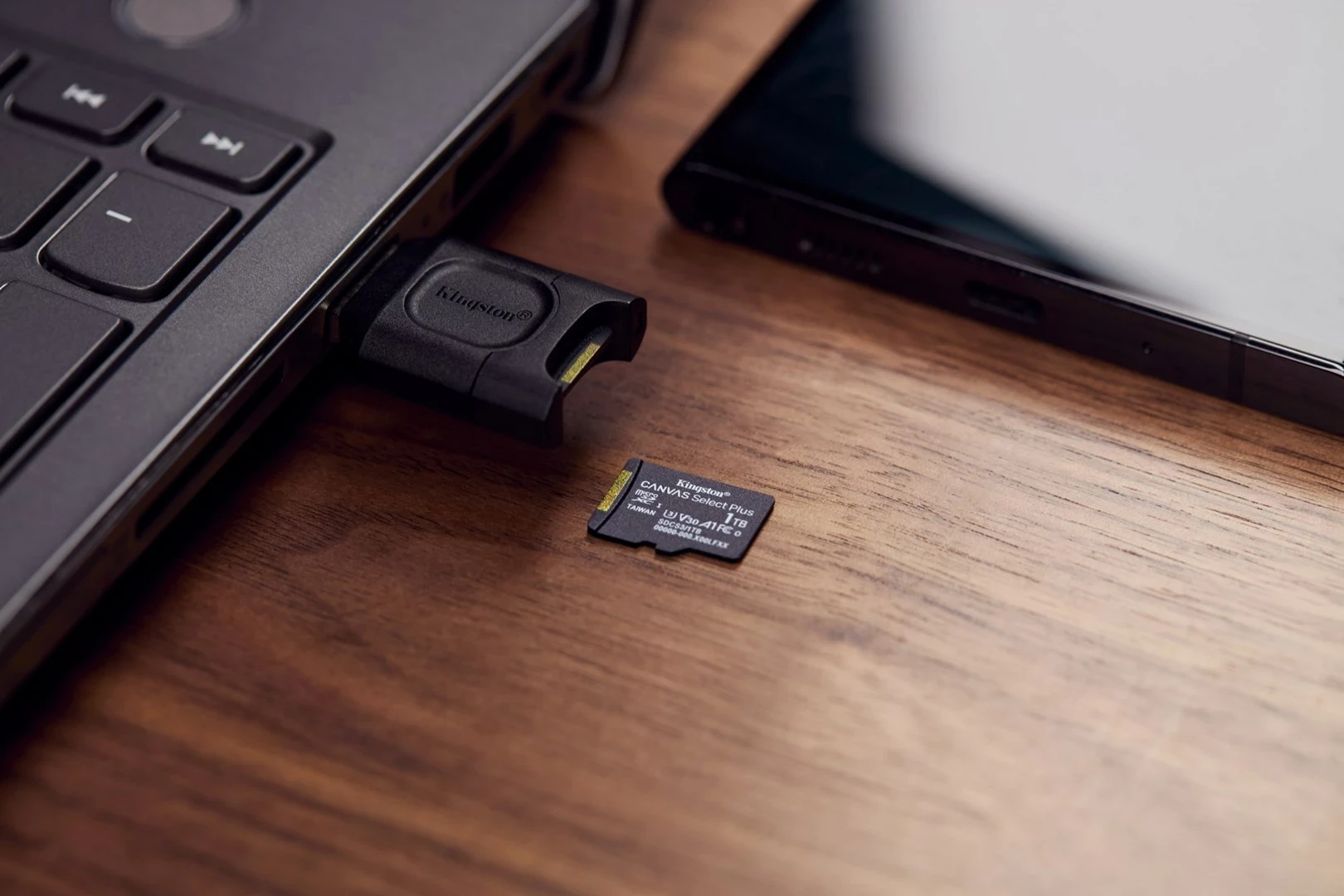 Kartica microSDXC Kingston Canvas Select Plus Gen3 1 TB s adapterjem, črna