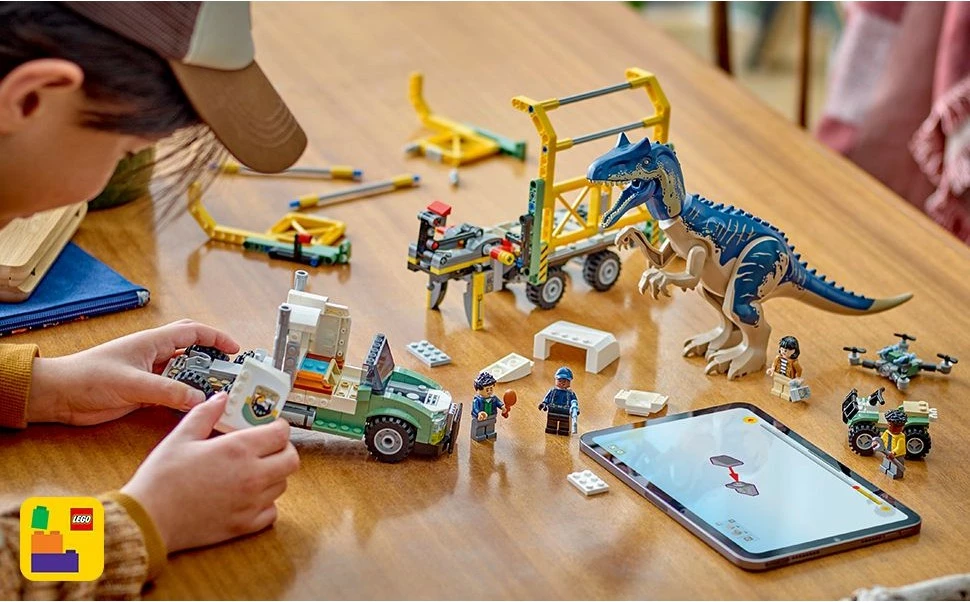 Set za gradnjo Allosaurus Transporter LEGO Jurassic World 76966, 588 kosov, večbarven