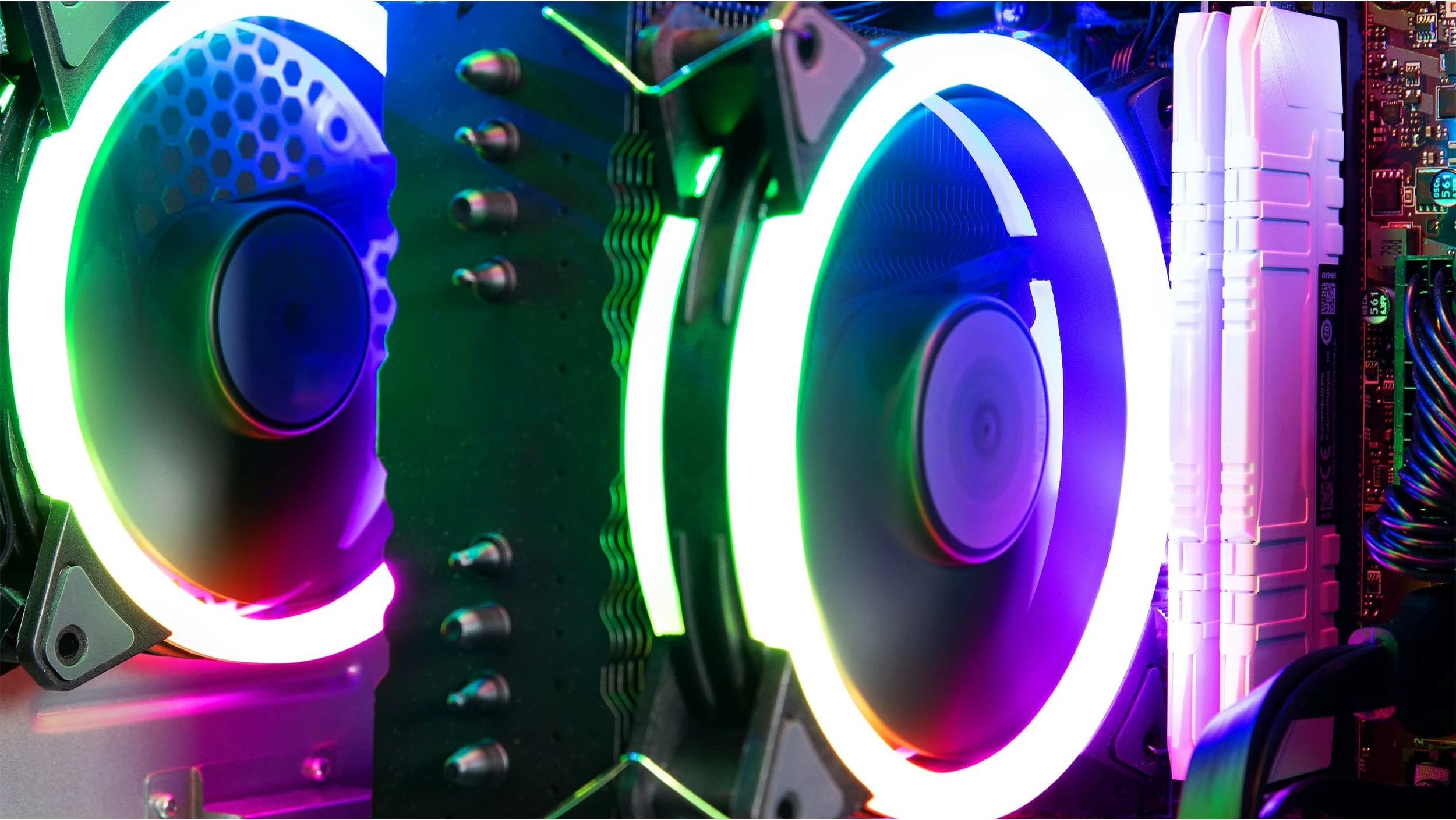 Igralni računalnik Captiva Advanced I80-574, Intel Core i5-14400, 16GB RAM, 500GB SSD, RTX 4060Ti, črn