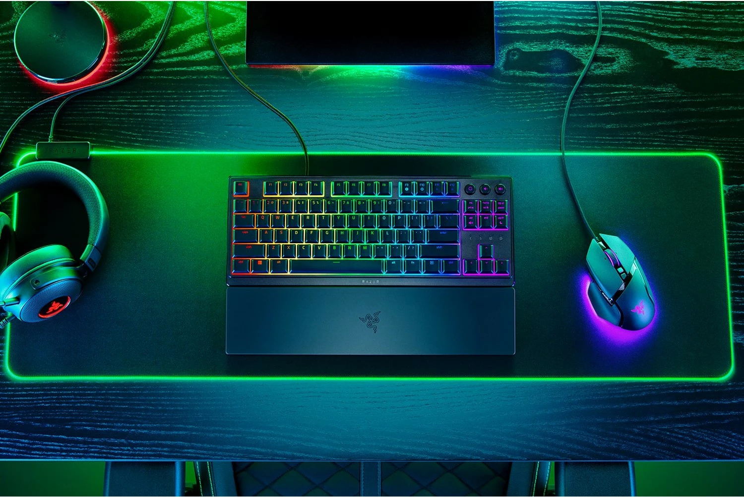 Gaming tipkovnica Razer Ornata V3, RGB, meha-membrana, tenkeyless, črna