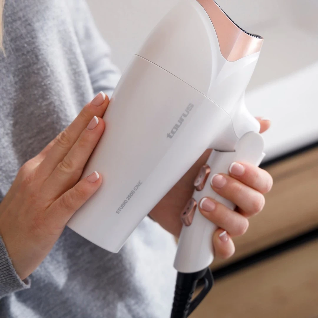 Sušilnik za lase STUDIO 2500 IONIC, Taurus, 2400 W, bel