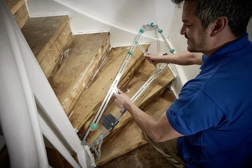 Merni pripomoček za stopnice Wolfcraft 5210000, nerjaveče jeklo, črn