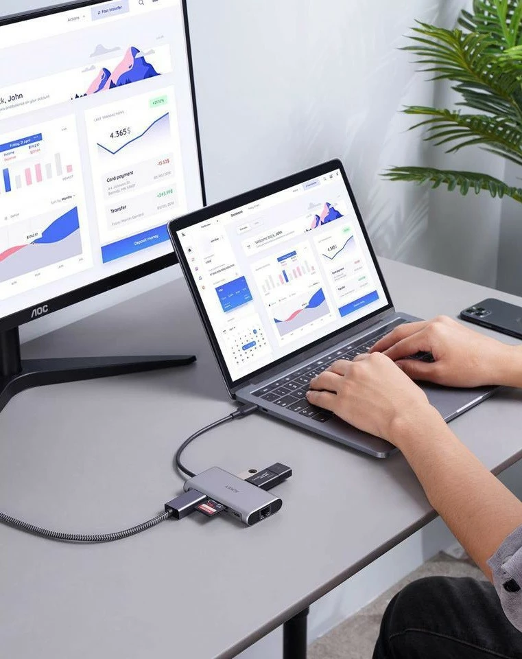 USB-C hub AUKEY CB-C91, 8-v-1, USB-C, HDMI 4K, RJ45, 3x USB 3.1, SD/microSD, Power Delivery 100 W, aluminij, srebrn