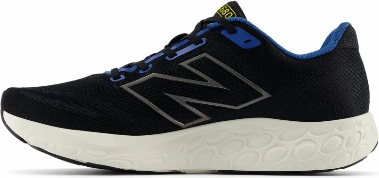 Tekmovalne tekaške atlete, New Balance Fresh Foam 680 v8, črne