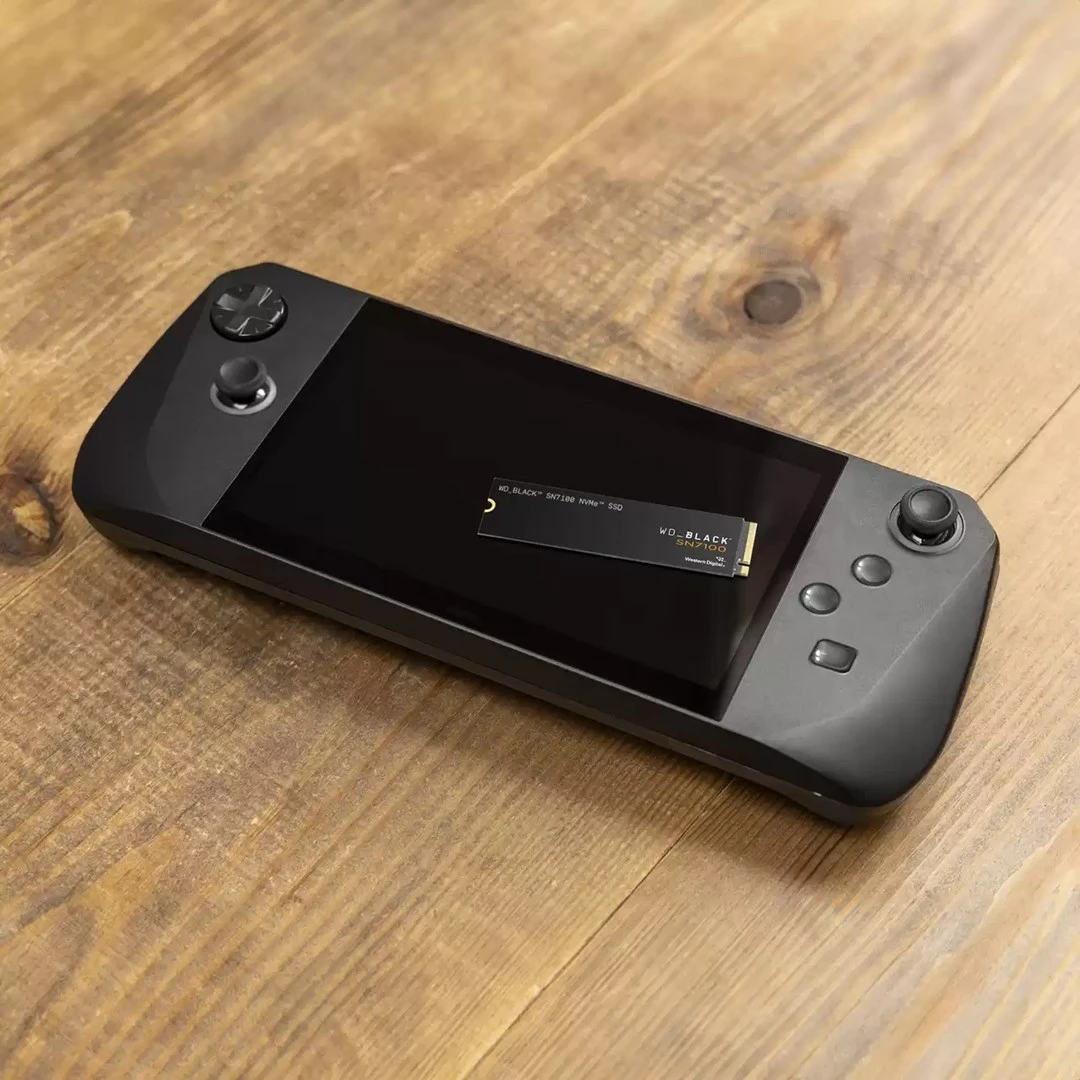 SSD 4TB M.2 PCIe 4.0 NVMe, WD Black SN7100, črn