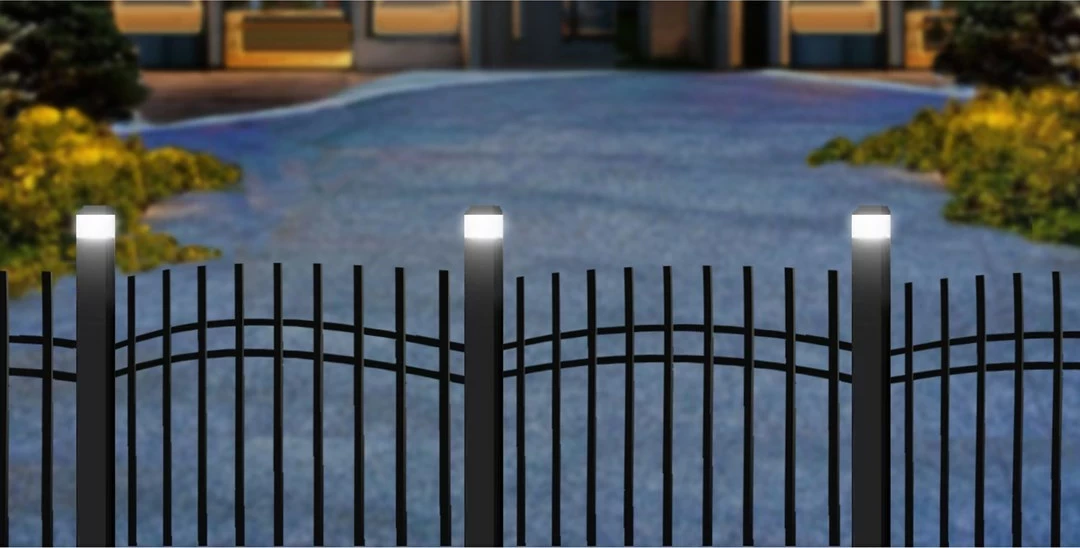 Solarna svetilka za steber ograje GreenBlue GB128 z senzorjem teme, črna