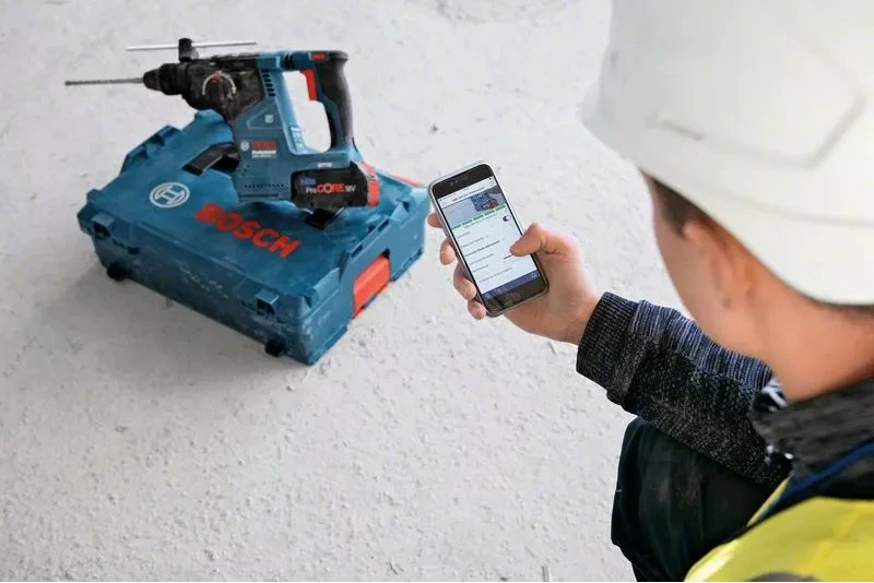 Udarna vrtalno-kladivna naprava Bosch GBH 18V-24 C, SDS Plus, brezkrtačna, 18 V, črno/modro