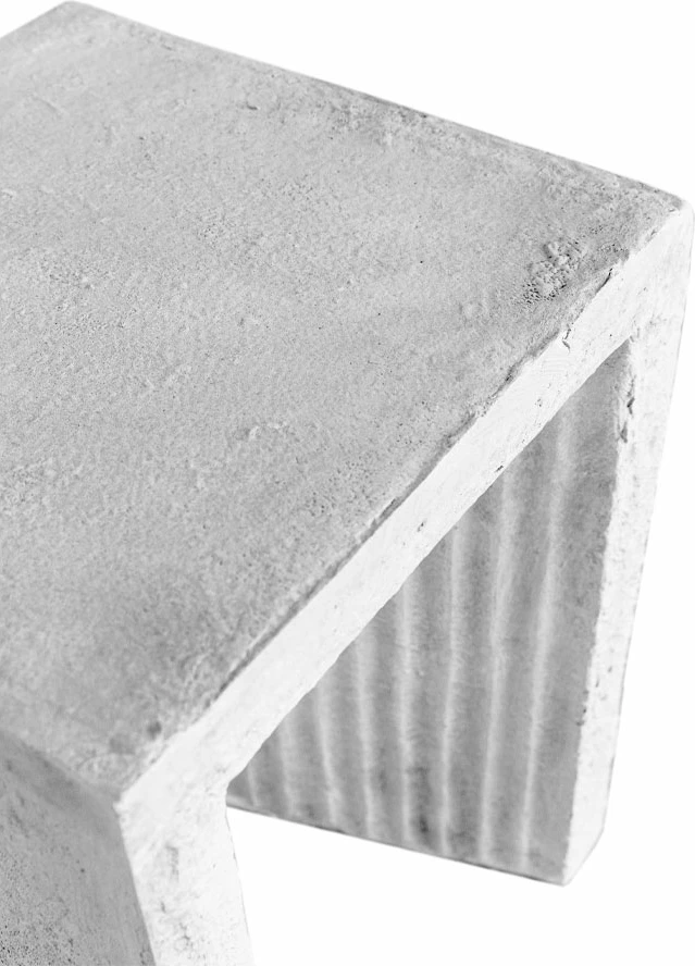 Stranska mizica Gate, cementne barve, 34x34x47