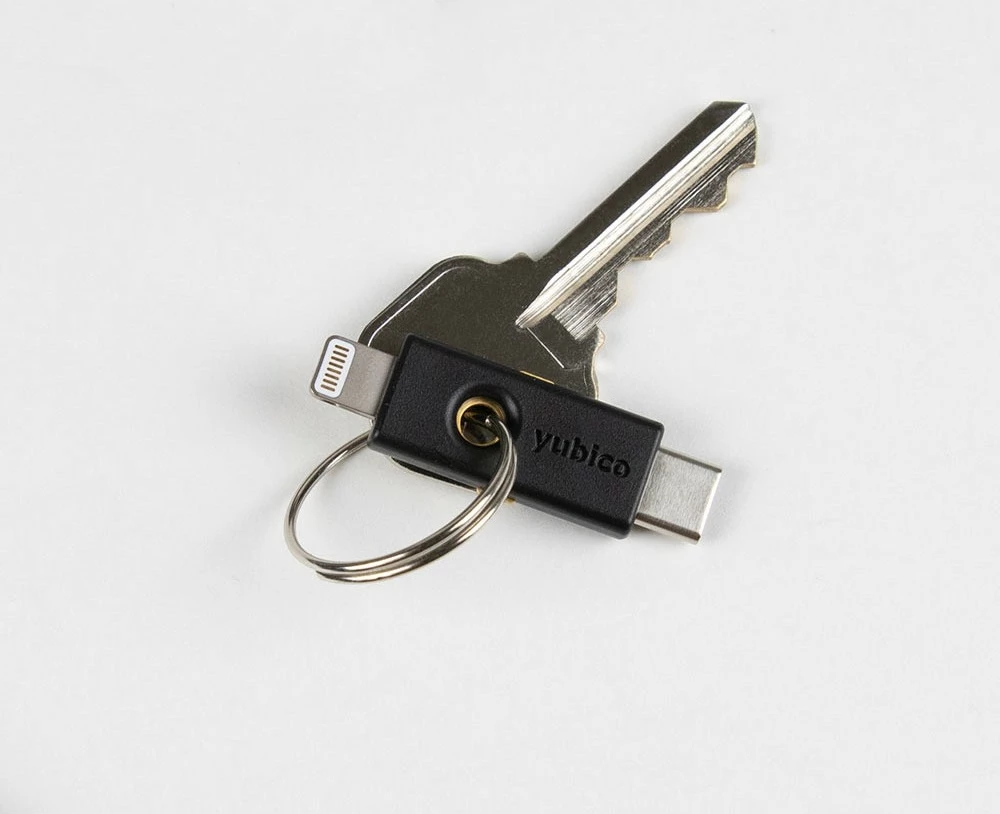 Varnostni ključ YubiKey 5Ci Yubico, MacOS, Android, Windows, ChromeOS, USB-C, Lightning, črn