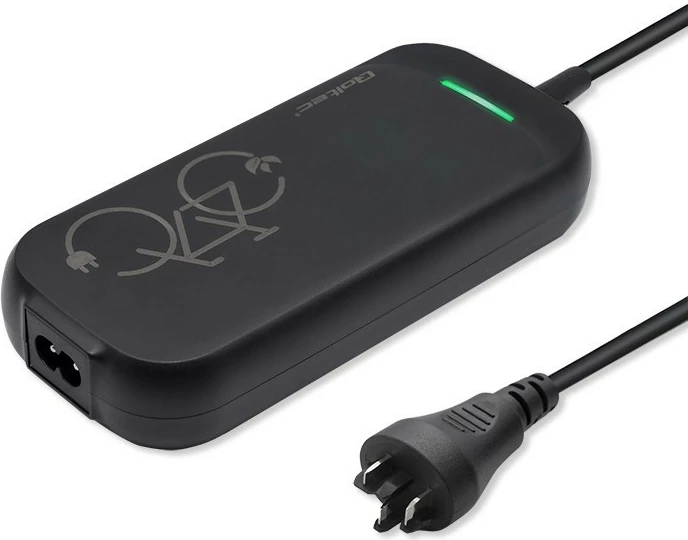 Prenosni polnilec za električno kolo, 42V 2A (84W) za 36V Li-ion, Bosch vtič — Qoltec 50762, IP54, z napajalnim kablom, črn