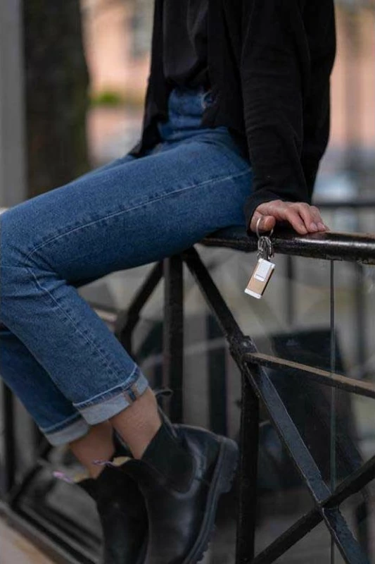 Majhna svetilka Ledlenser K4R, siva