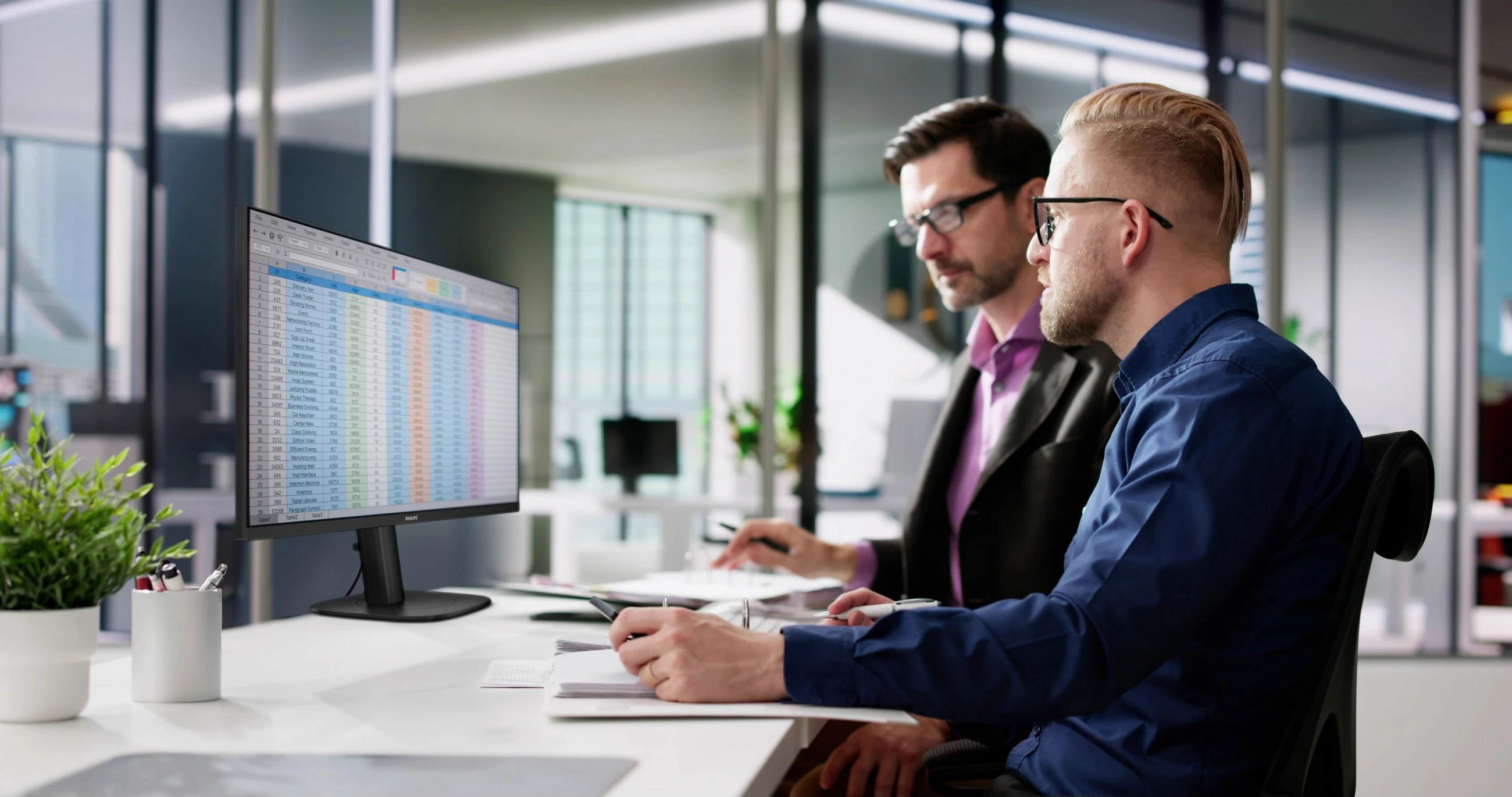 Monitor 24-palčni (60,5 cm) Full HD, 120 Hz, USB-C, HDMI, DP Philips 24B2U3301D, črn