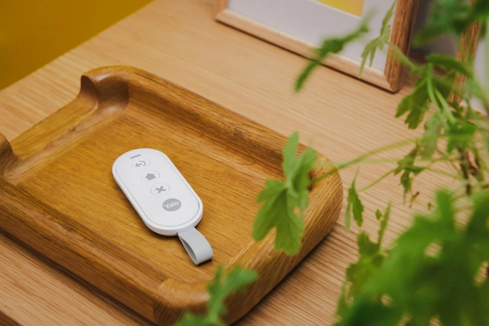 Pametni daljinski upravljalnik za alarm, Yale Home AL-KF-1A-W, bel