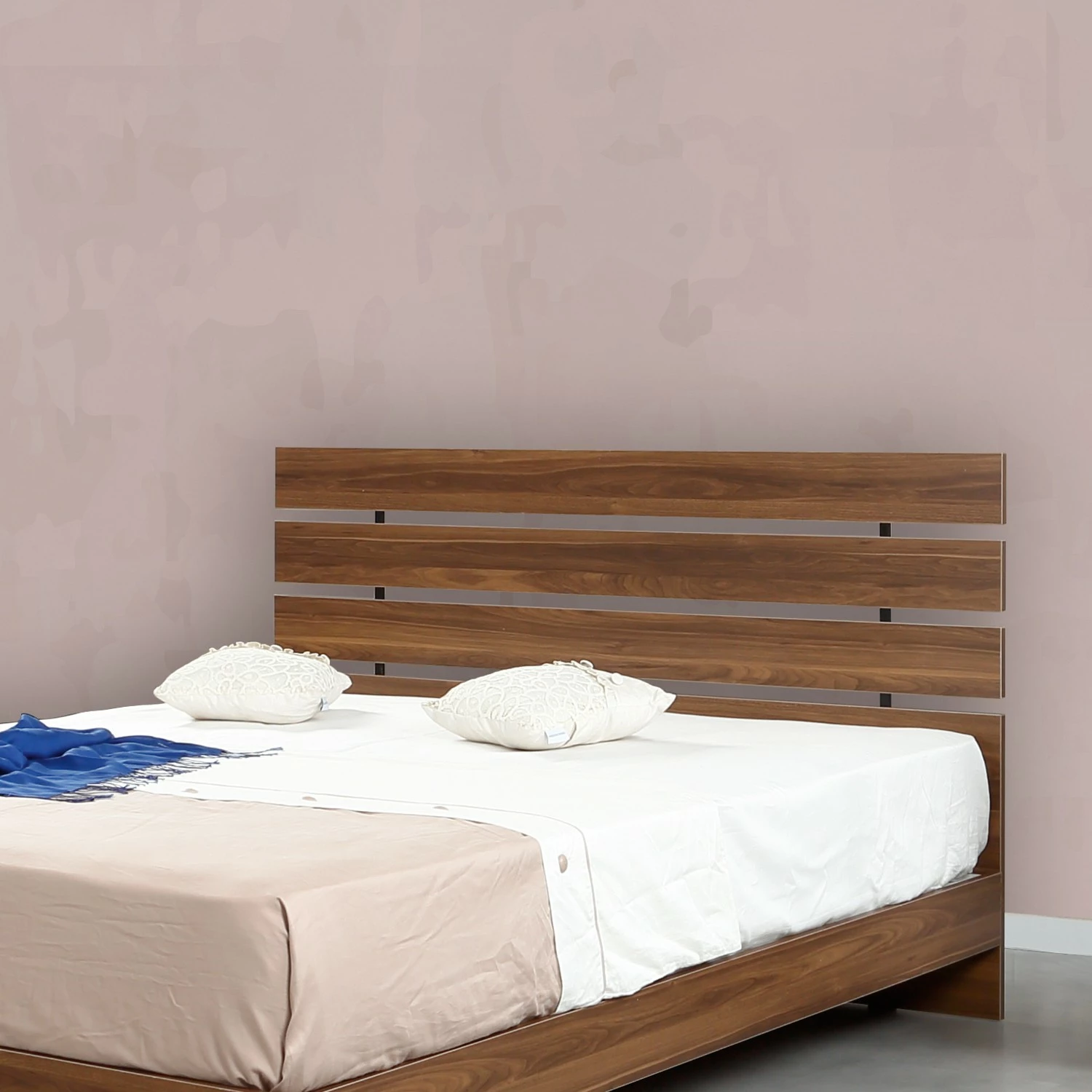 Posteljni okvir Fuga, orehov odtenek, 180x200 cm