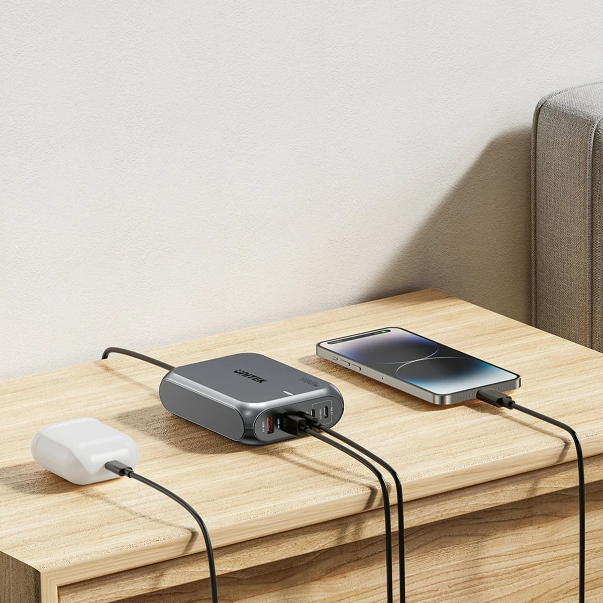 Visokozmogljiv polnilec Unitek GaN 188W, 2x USB-A, 3x USB-C, siv