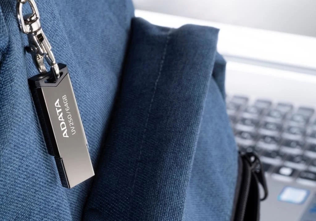 USB-pomnilnik Adata UV250, 32 GB, USB 2.0