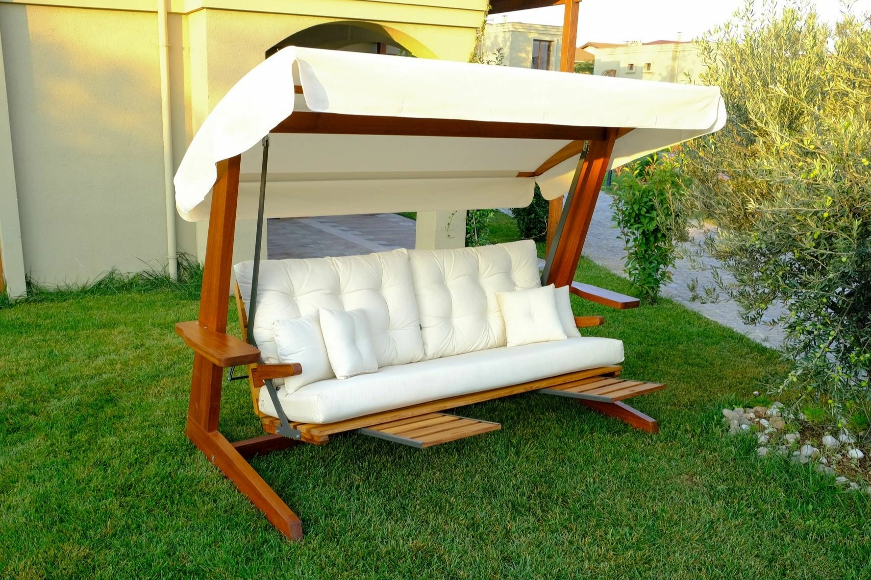 Trojni vrtni gugalni stol, bež, Luna Deluxe 2600