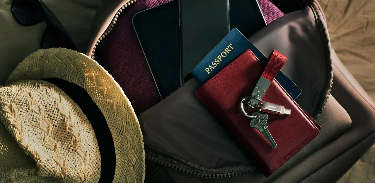 USB ključek SanDisk Ultra Dual Drive Luxe, 256 GB, USB Type-A / USB Type-C, 3.2 Gen 1, nerjaveče jeklo