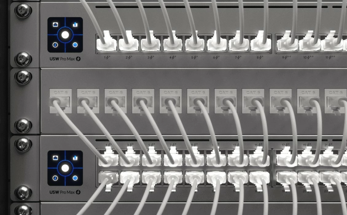 Patch kabel Cat6, 2,5 Gigabit Ethernet, 0,15 m, bel - Ubiquiti UACC-Cable-Patch-EL-0.15M-24