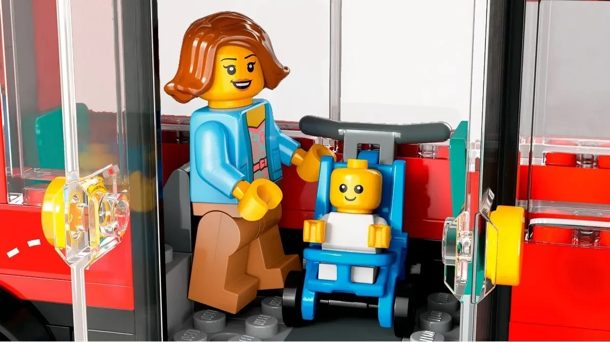 Dvokatni rdeči turistični avtobus LEGO City 60407