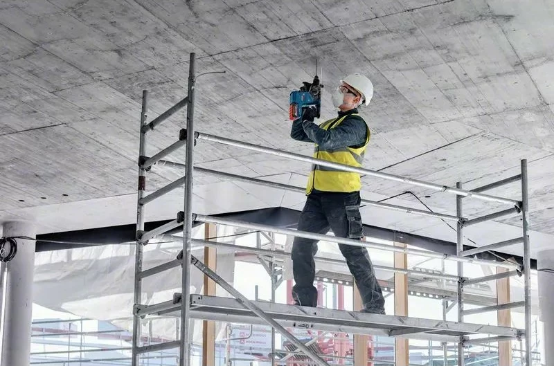 Udarna vrtalno-kladivna naprava Bosch GBH 18V-24 C, SDS Plus, brezkrtačna, 18 V, črno/modro