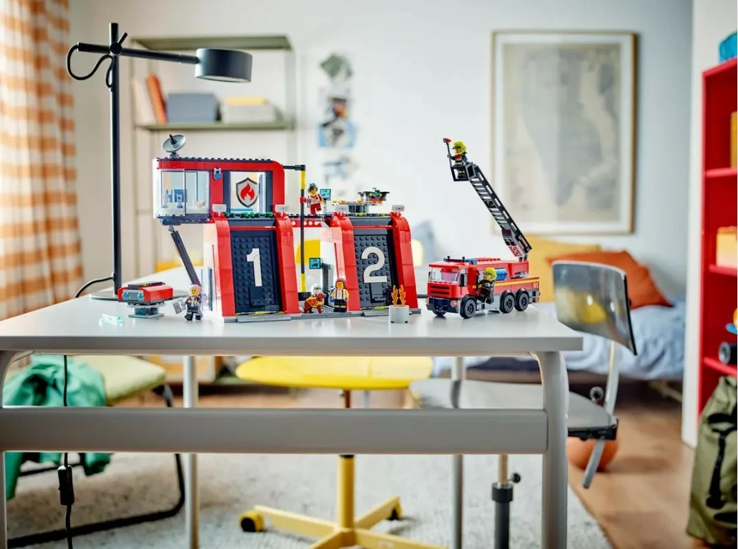 Požarna postaja z gasilskim tovornjakom LEGO City 60414, 843 delov, za otroke, plastika