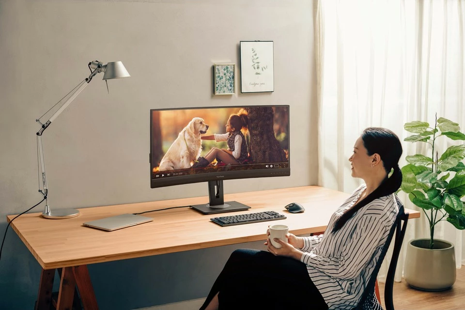 Ukrivljen monitor 34" UWQHD ViewSonic VG3456C, LED, črn