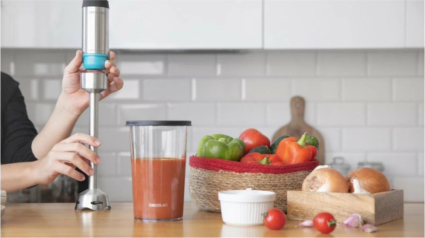 Mešalnik Cecotec Power TitanBlack XL, 1200 W, 4 rezila, inox, črn