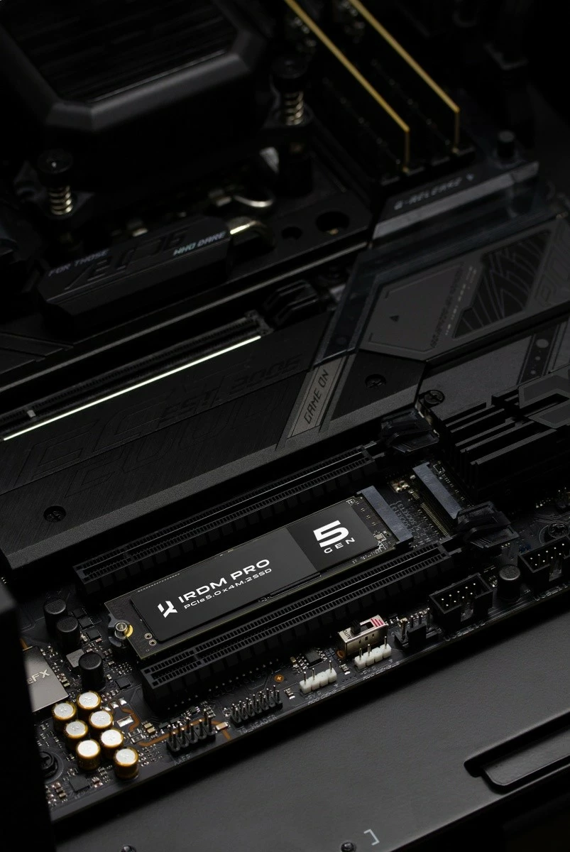 Napredno SSD 4TB GOODRAM IRDM PRO GEN5, M.2 2280, PCIe 5.0 x4, črn